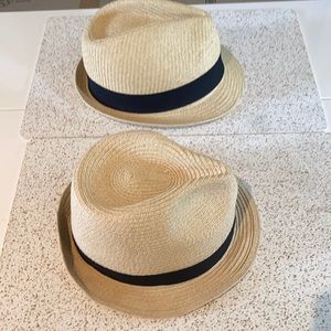 2 Fedoras